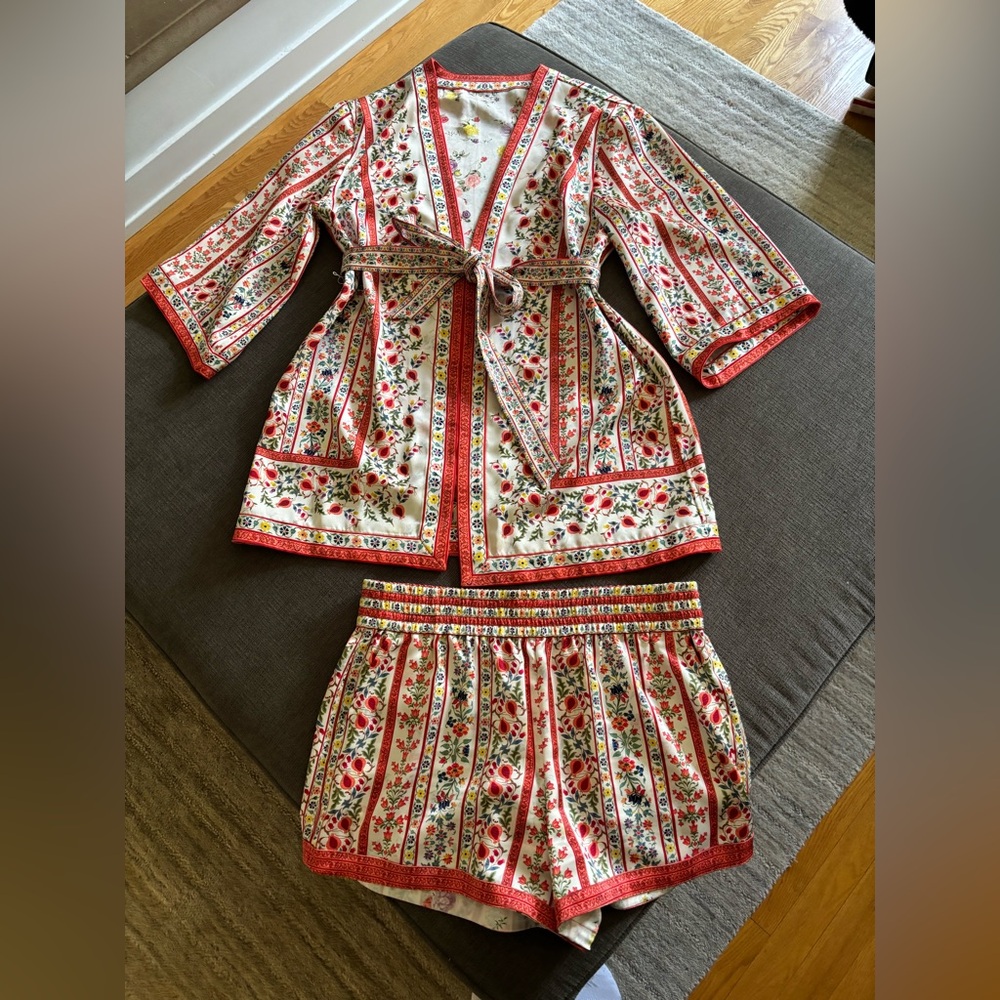Alice + Olivia Cream Floral Striped Tie-Waist Jacket & Shorts Set